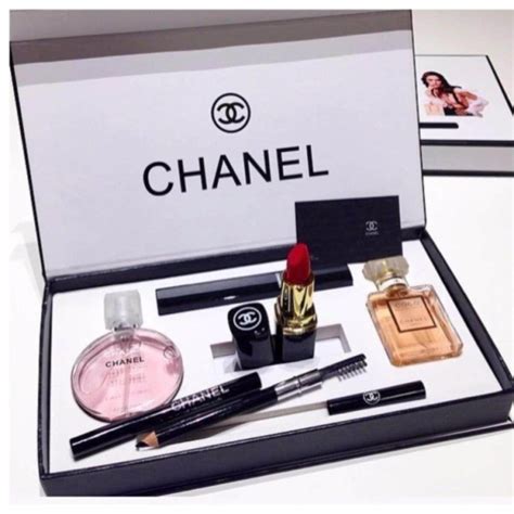 chanel crayons de parfum|chanel gift set.